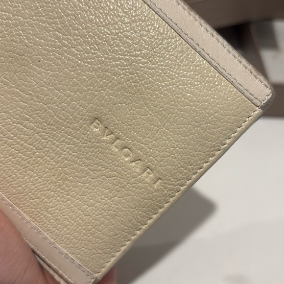 Bulgari Cream Leather Men's Wallet - Picture 4 of 13